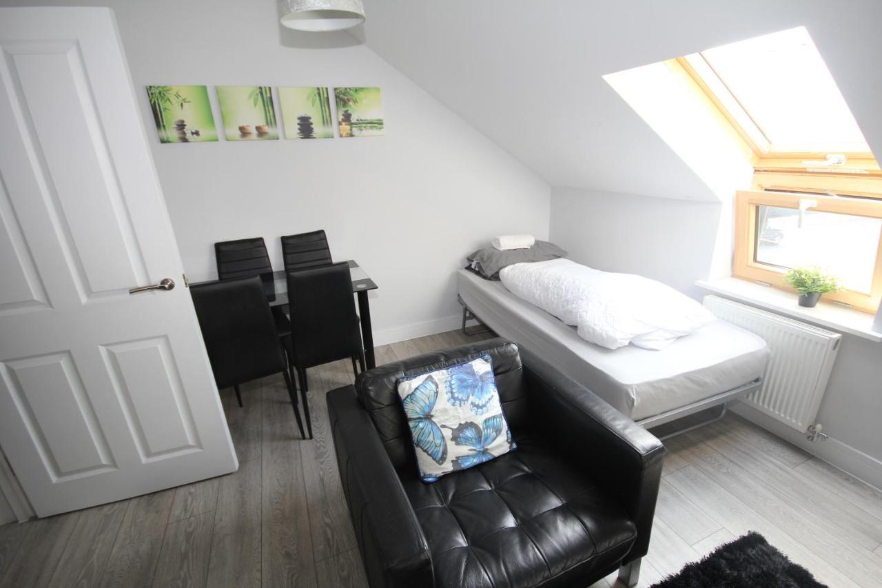 Holden Court - 6 Apartment West Drayton (Middlesex)